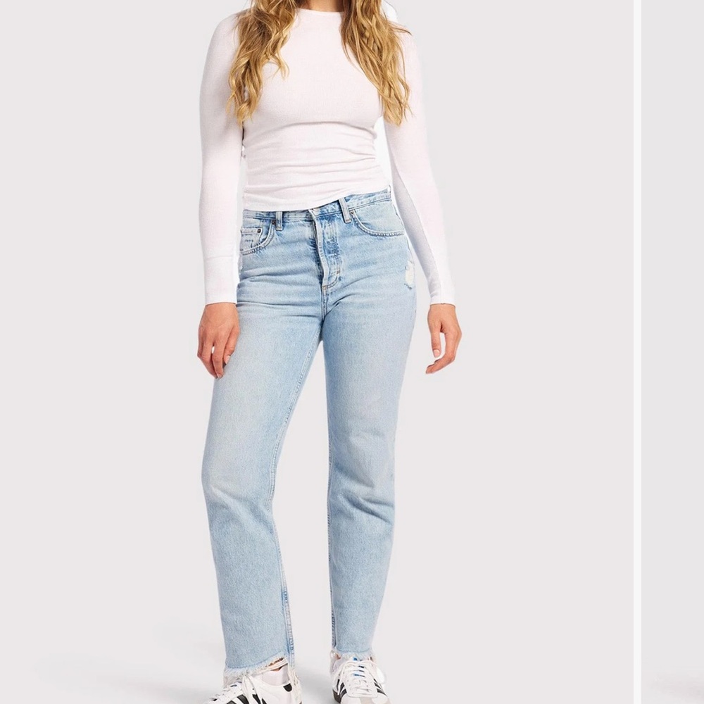 nuuds the straight curve